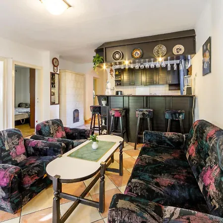 Semesterbostad Kiwi By Interhome Balatonfenyves